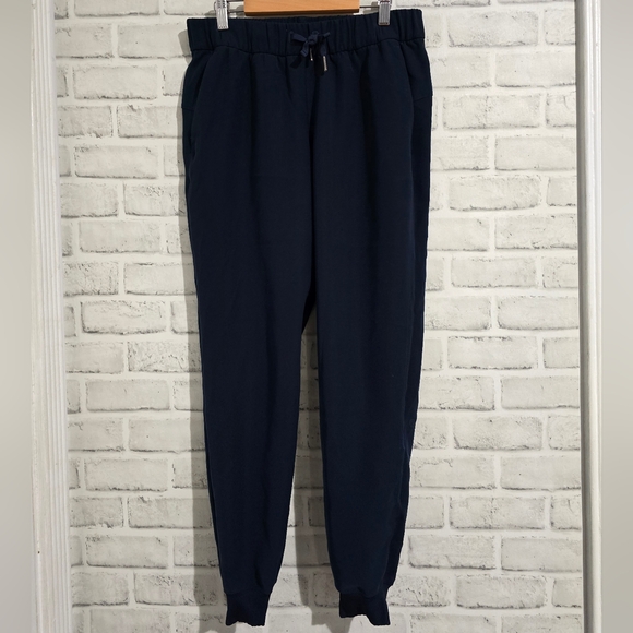 Lululemon On the Fly Jogger Navy size 6 - Picture 2 of 9